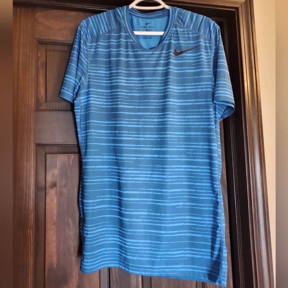 Nike Dri-Fit L Fitted Blue and Black Shirt